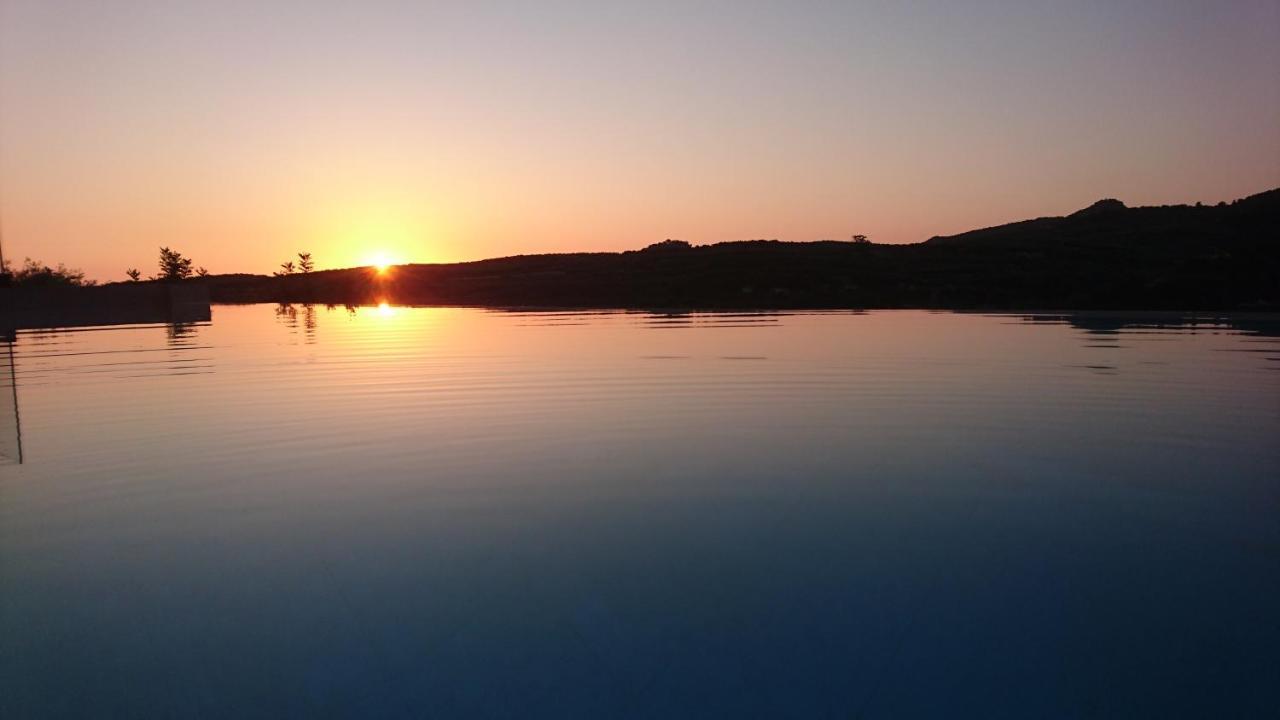 Villa Olive Valley Loutraki  エクステリア 写真