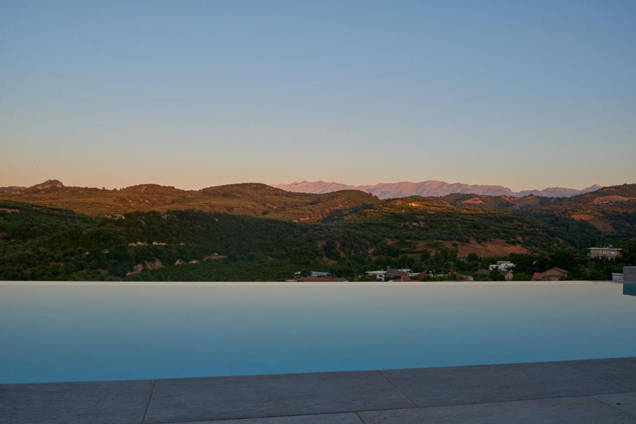 Villa Olive Valley Loutraki  エクステリア 写真