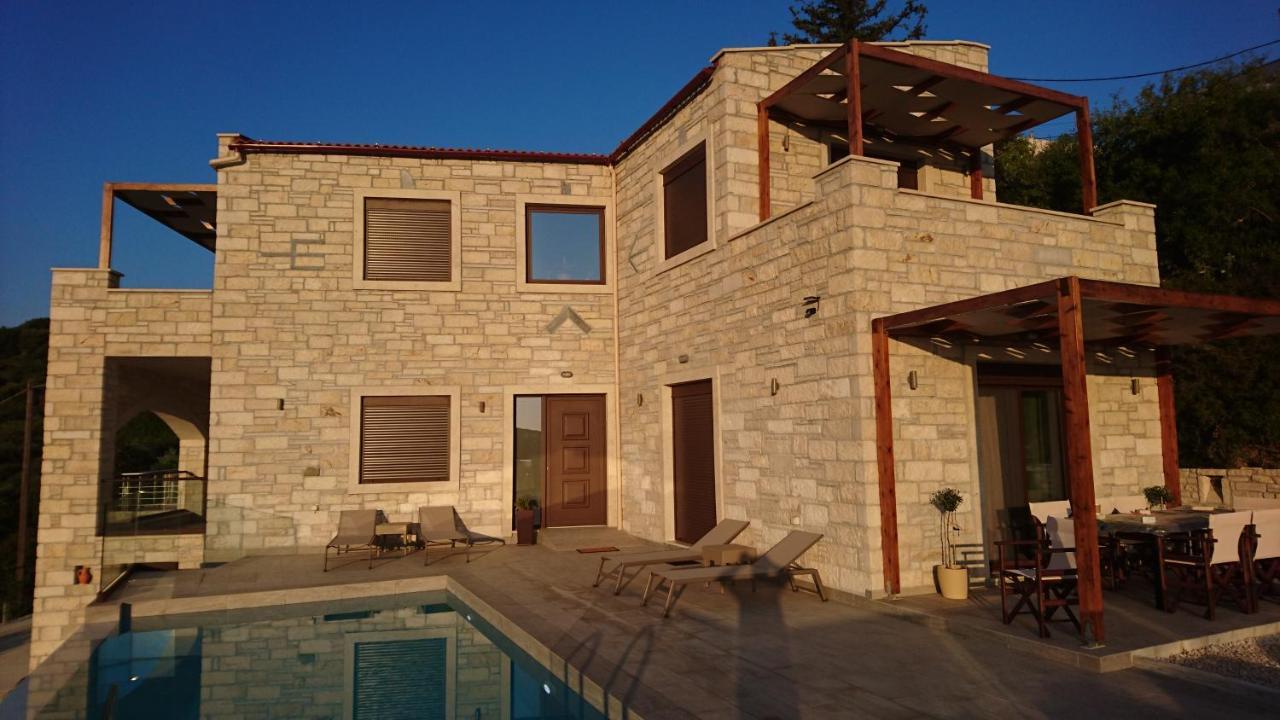 Villa Olive Valley Loutraki  エクステリア 写真